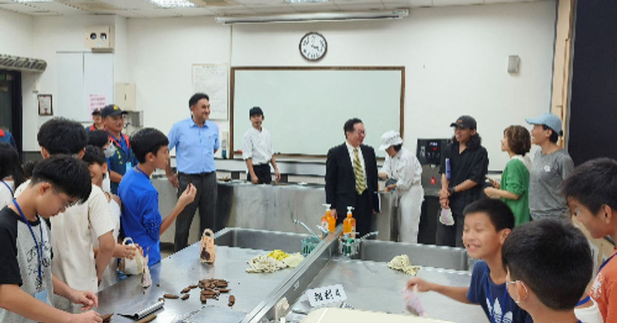 公民新聞-東南科技大學大手牽小手！深耕教育，播撒健康與反毒種子。