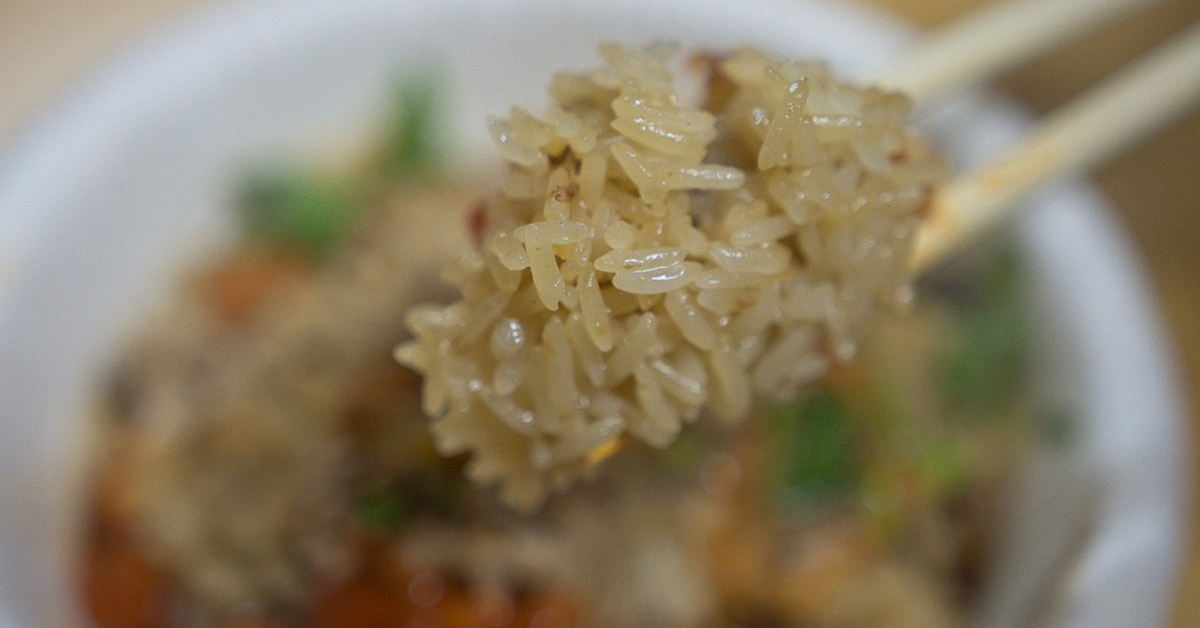 「油飯」在台灣人的飲食文化中扮演重要角色？