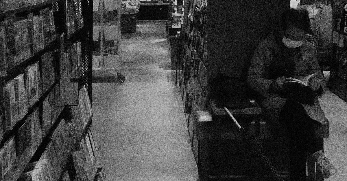 書店員未解謎團：老奶奶為何堅持買「雙份」少女漫？