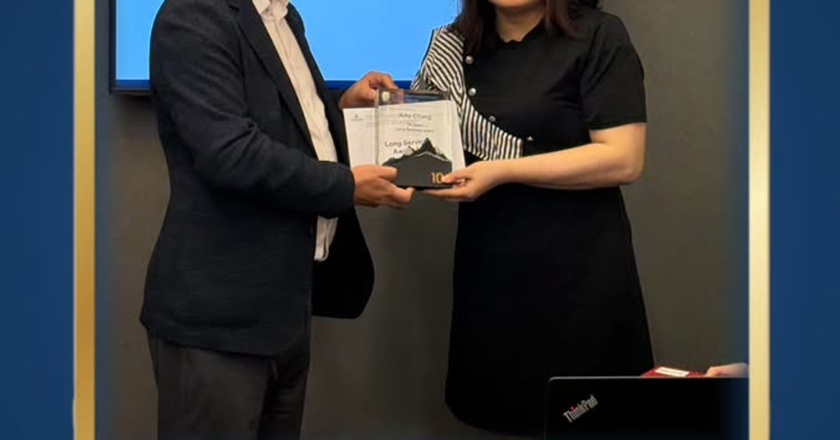 【寶鉅證券金融集團-資深員工頒獎儀式】 寶鉅證券金融集團成立二十五年，業務足跡遍布全球。憑著每位員工勇往直前的開拓精神，奠下了集團持續前進的基石。... | By 寶鉅證券金融集團 PC Securities Financial Group | Facebook