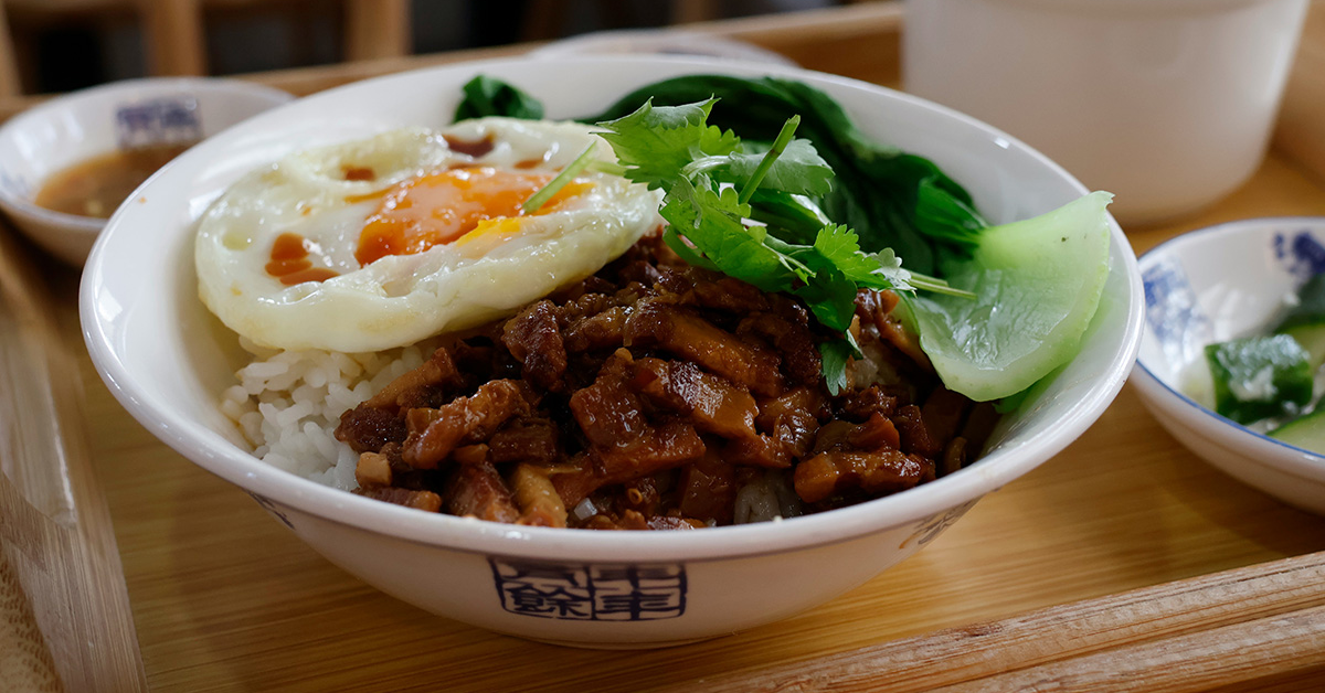 一碗滷肉飯，成了殺手愛子的救贖與歸途
